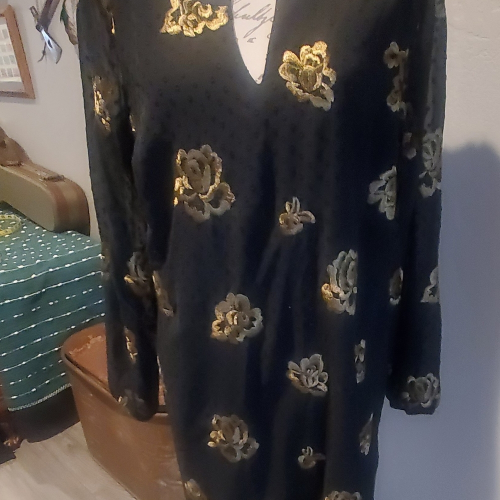 Elegant Black and Gold Floral Dress